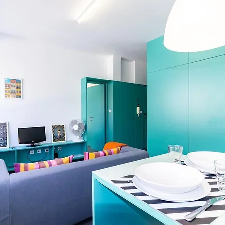 Modern Center 1f Apartment